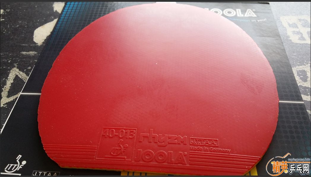 ����ɫ���׵����ף�����