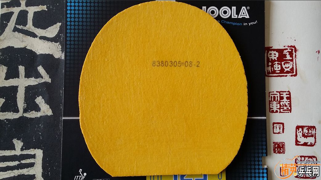 ����ɫ���׵����ף�����