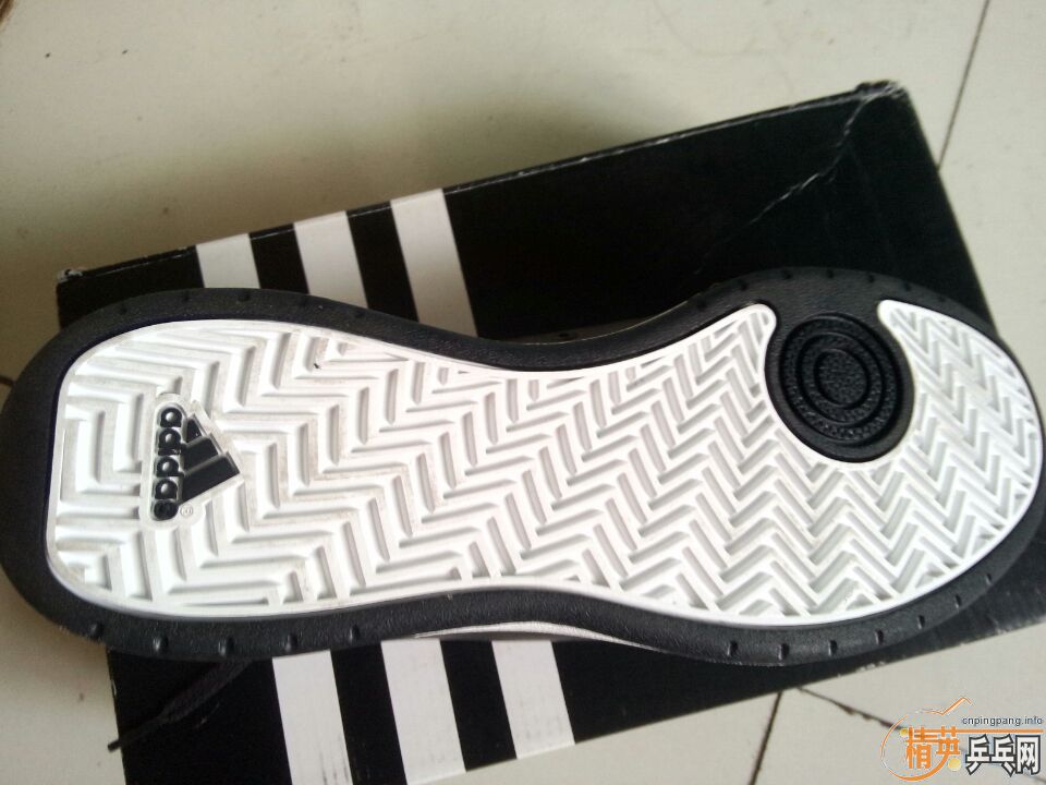 ����ȫ��ʵ��ר�������Խ�ϲ����ϴ�˹���а�Ь����ɫ��43��Ŵ�һ�룬�ʺ�42��41�����봩����Ʒ��֤��