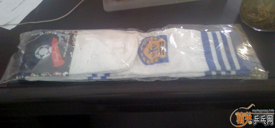 ��ѧ����һ�ź�ɫr7   soft  ,100�����㻦��ȫ��������һ˫