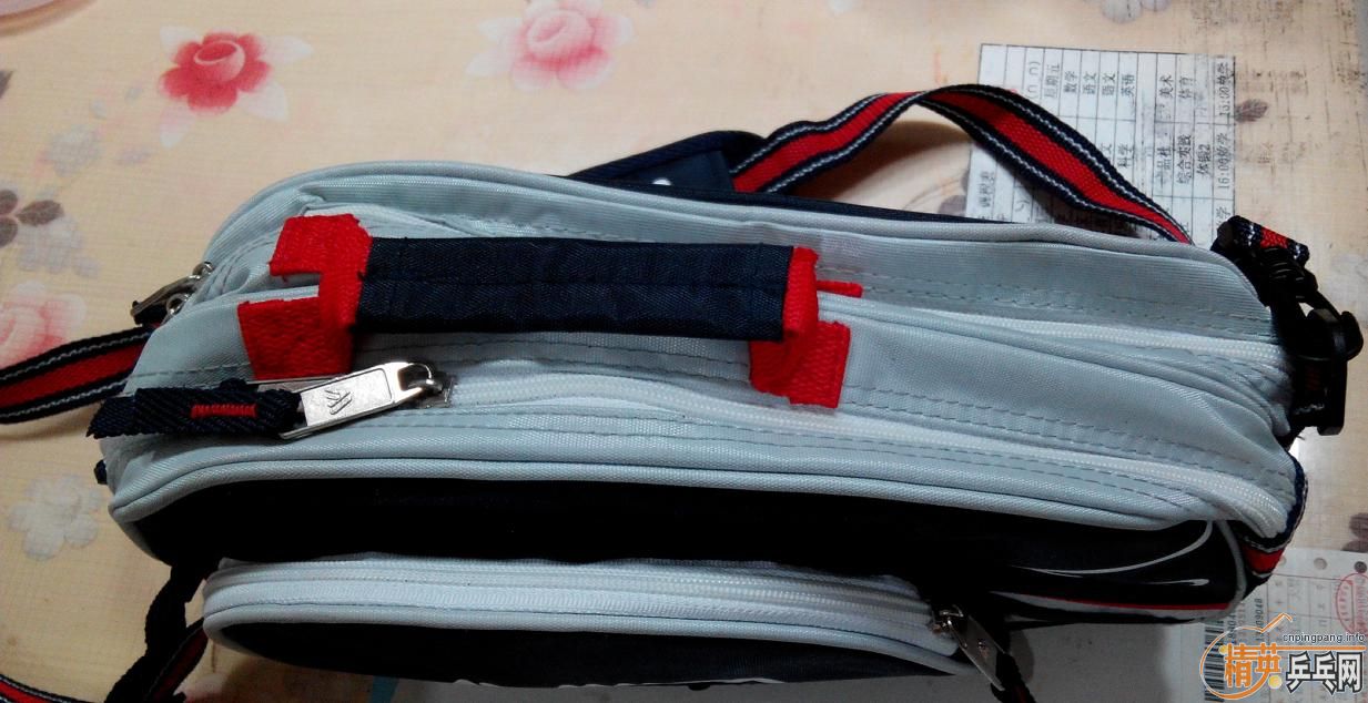 ���˳�һ��Ħ�ǵ�ƹ�����,����һЩС���.����