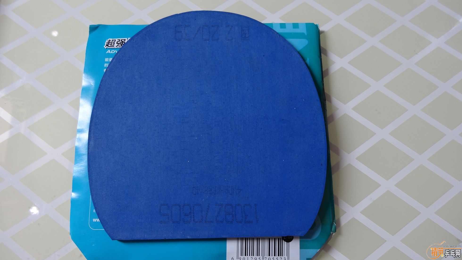 ��ɫ�µ����������������