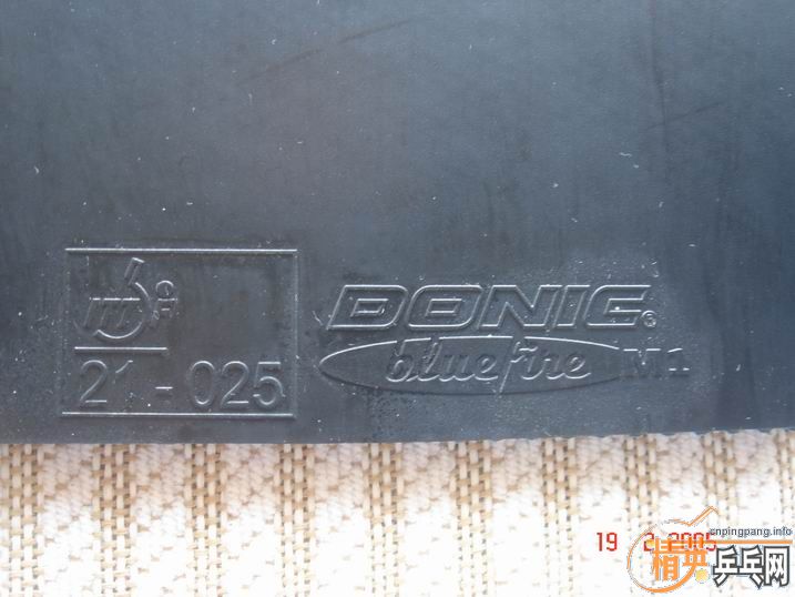 ��ɫ���׵ĺ�ɫ�����M1����