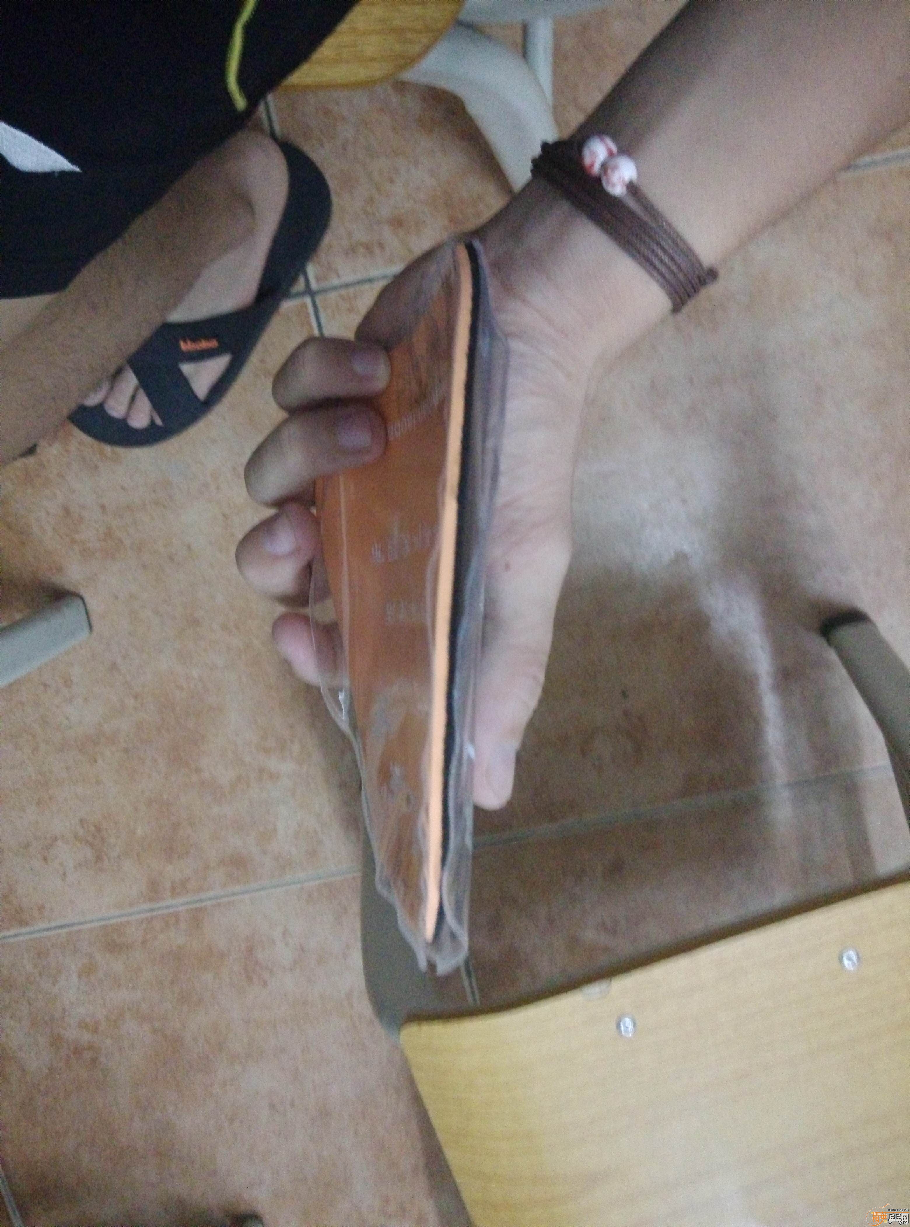 ���ų����µĺ�ɫʡ�񣬳ߴ�9.5   15    15.5