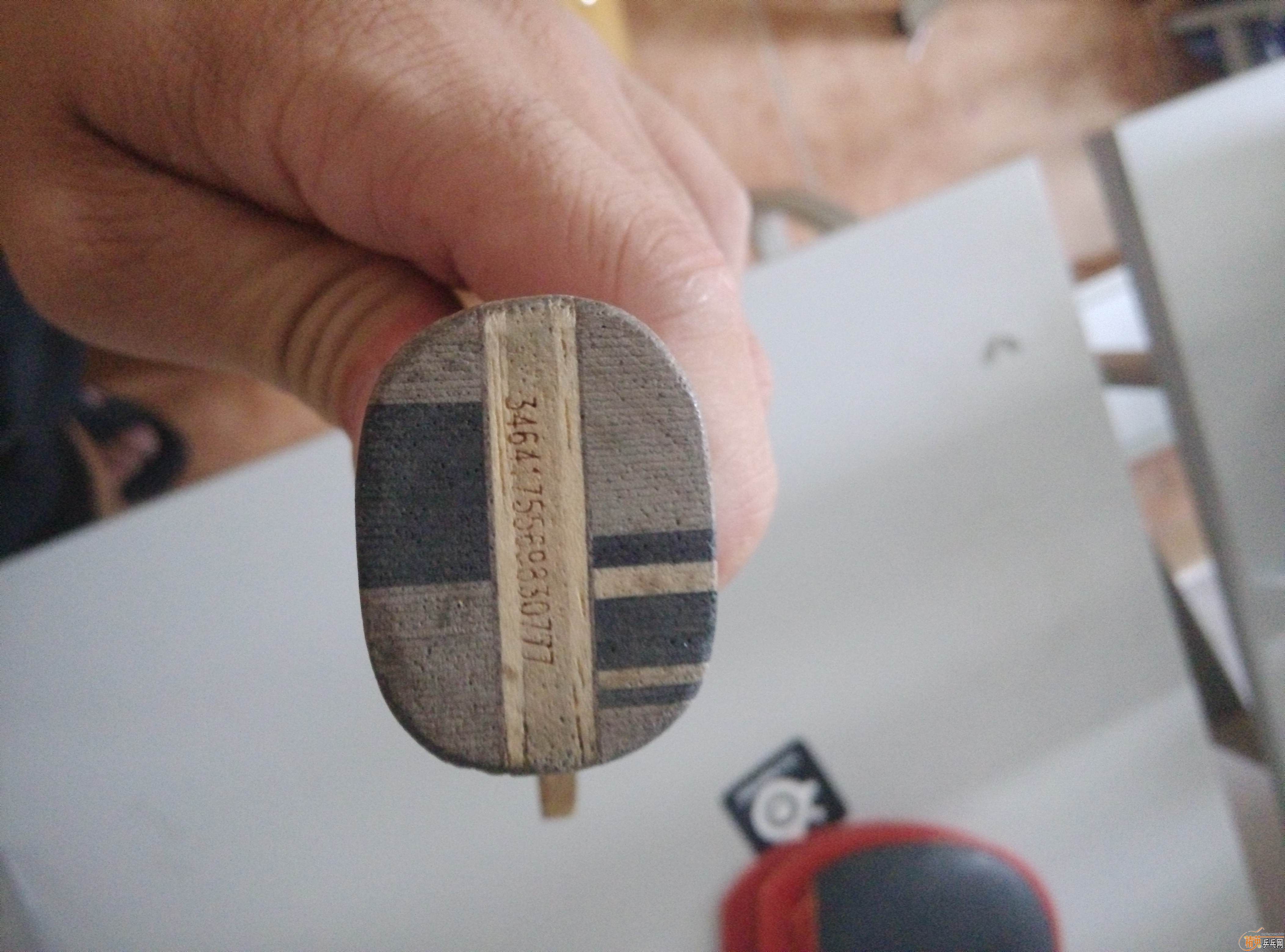 ��������һ����Ƥ���Ͱ���������(90�ˣ��ͻ�ˮ����89�ˣ�����Ƥ�оų������˵ĺ�ɫʡ�����˺�ɫ�������64�����˺�ɫ˹�ٿ����������˺�ɫͦ���������������鶨��Ϊ�����ͳ�ȥ��