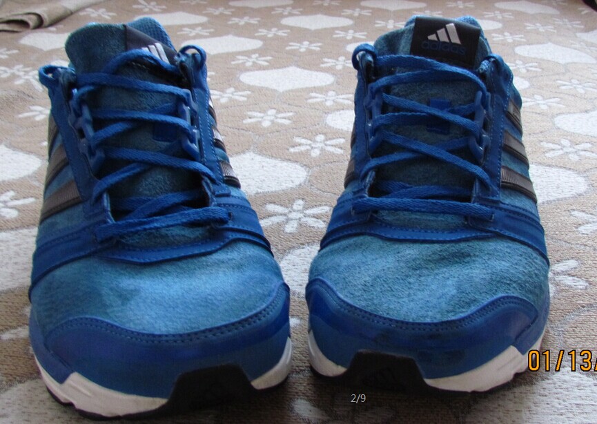 ���۰����˶�Ь