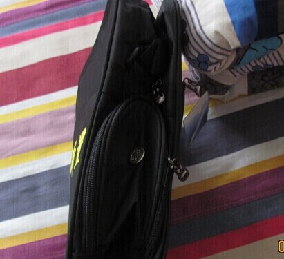 ���۰����˶�Ь