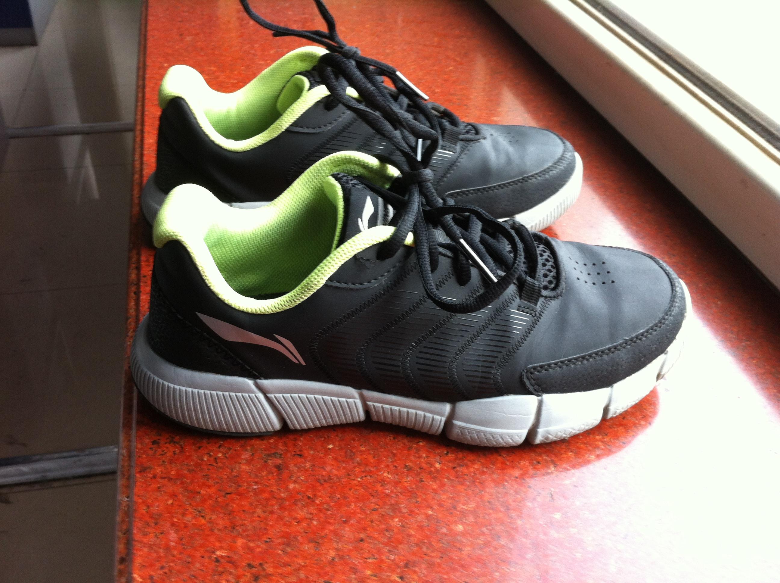 �����������˶�Ь120����