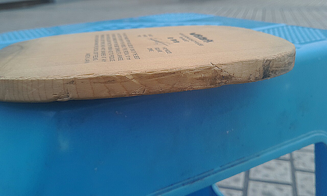 Ͻ