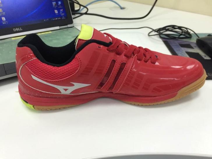 ������Ũ�ߵ�ƹ����Ь