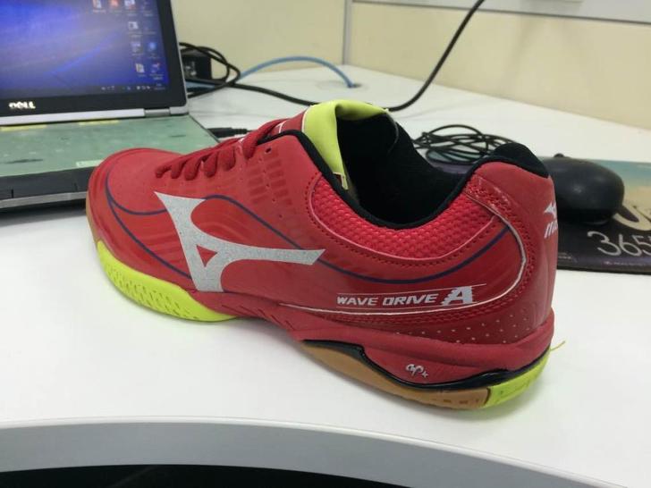 ������Ũ�ߵ�ƹ����Ь