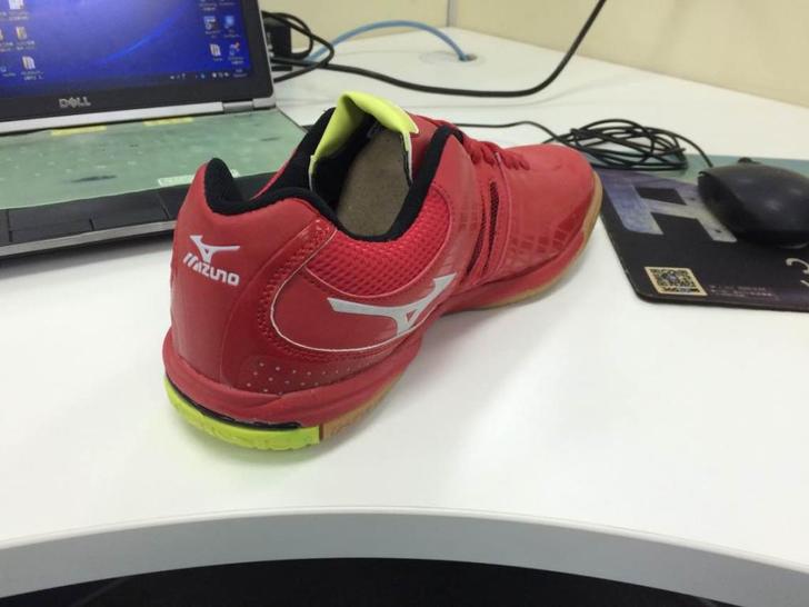 ������Ũ�ߵ�ƹ����Ь