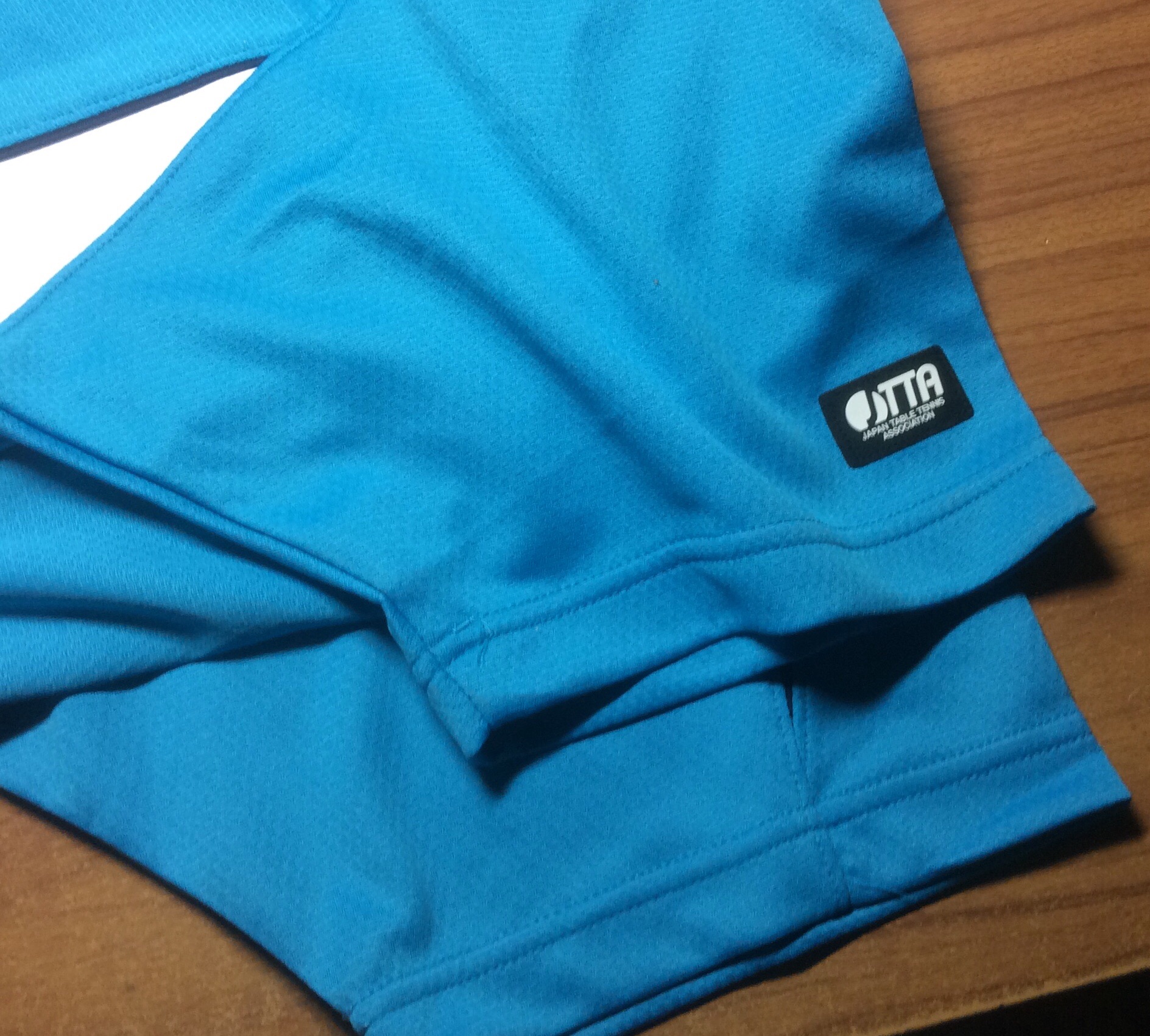 ת��asics����