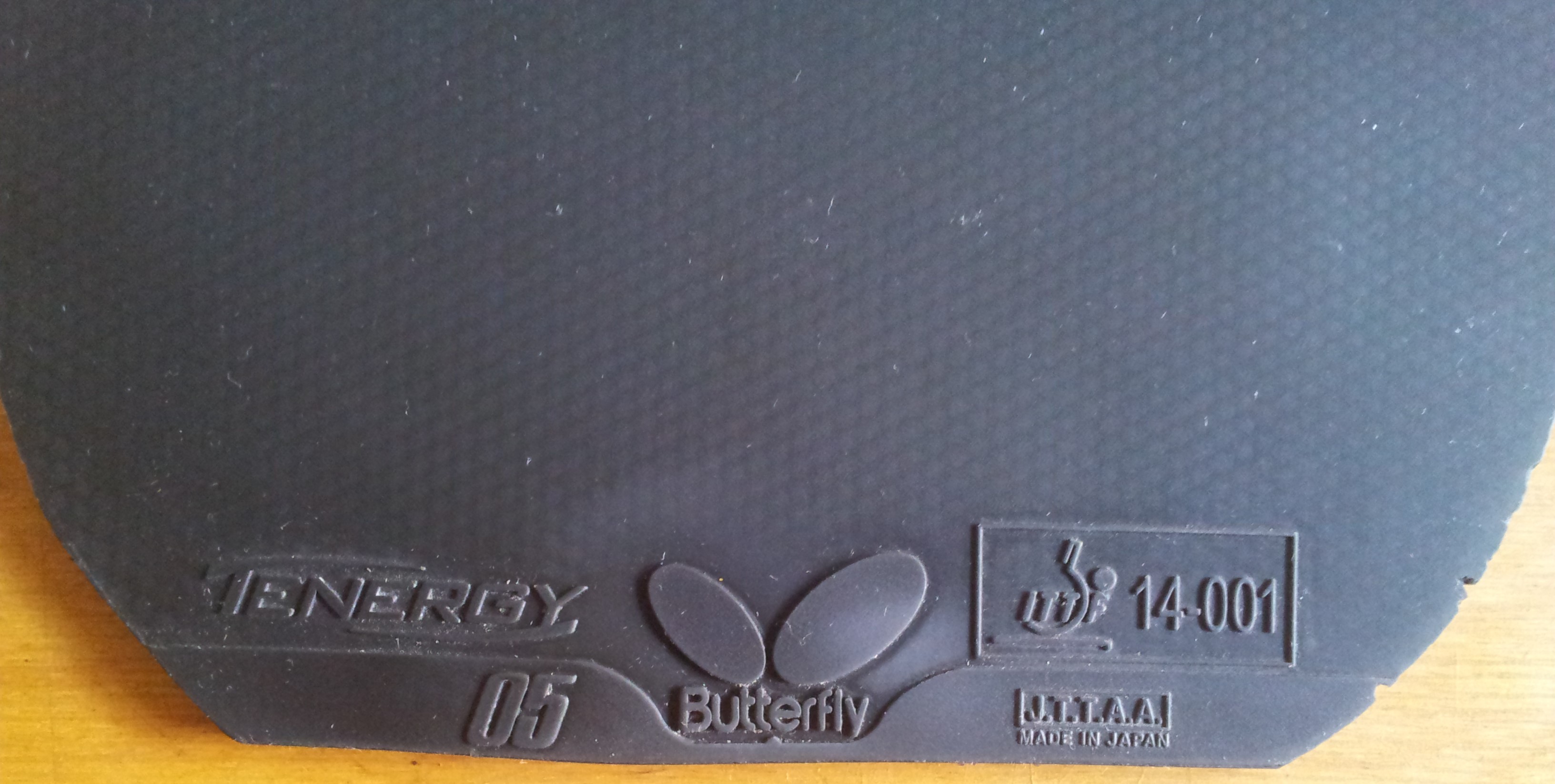 ��һ�ų�ɫ�����Եĺ�ɫ����T05