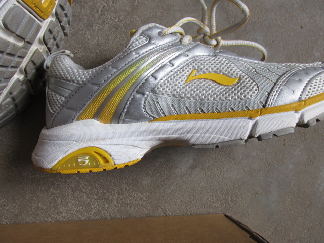 ������  39������˶�Ь��        85����