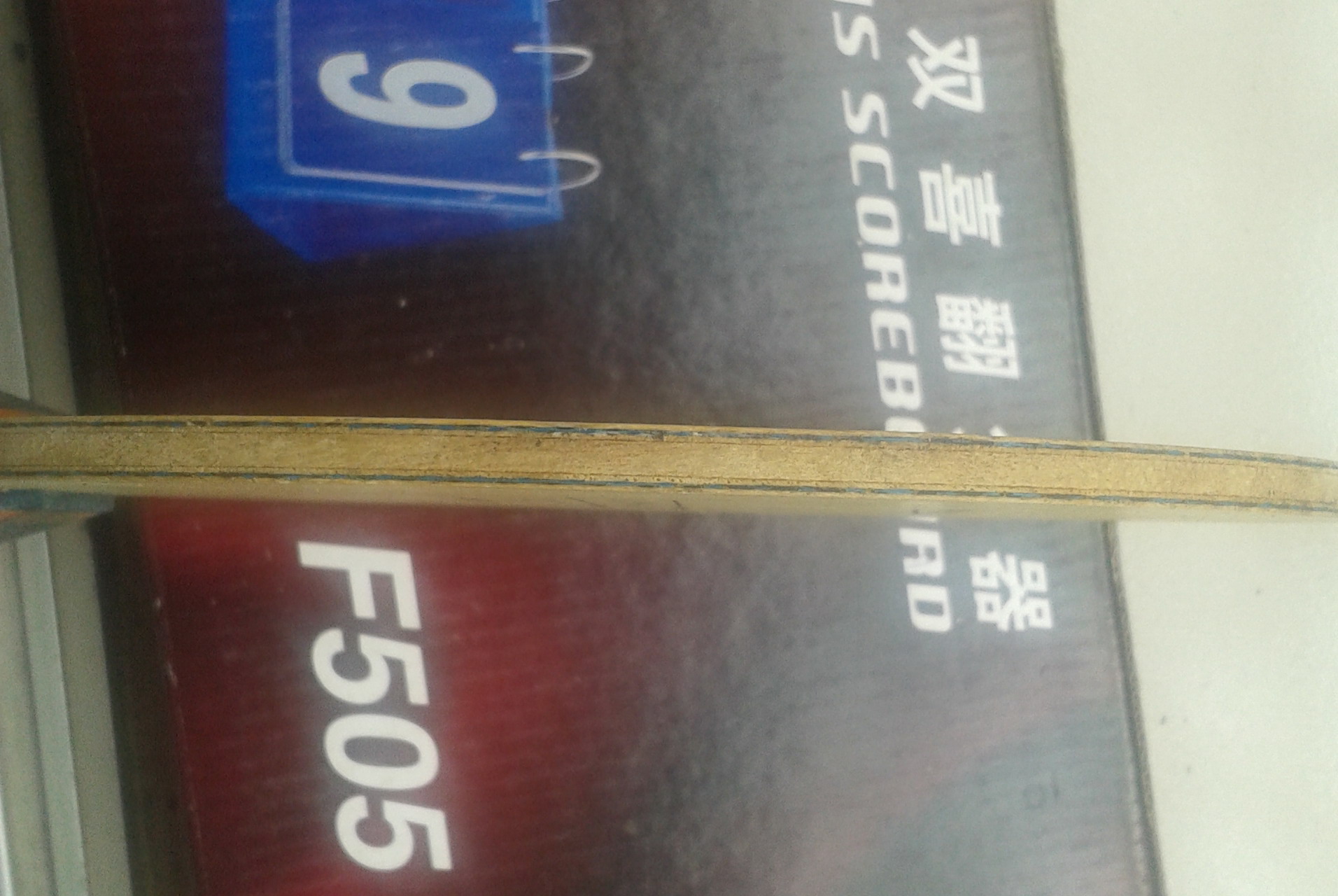  J 93.7  580Ԫ