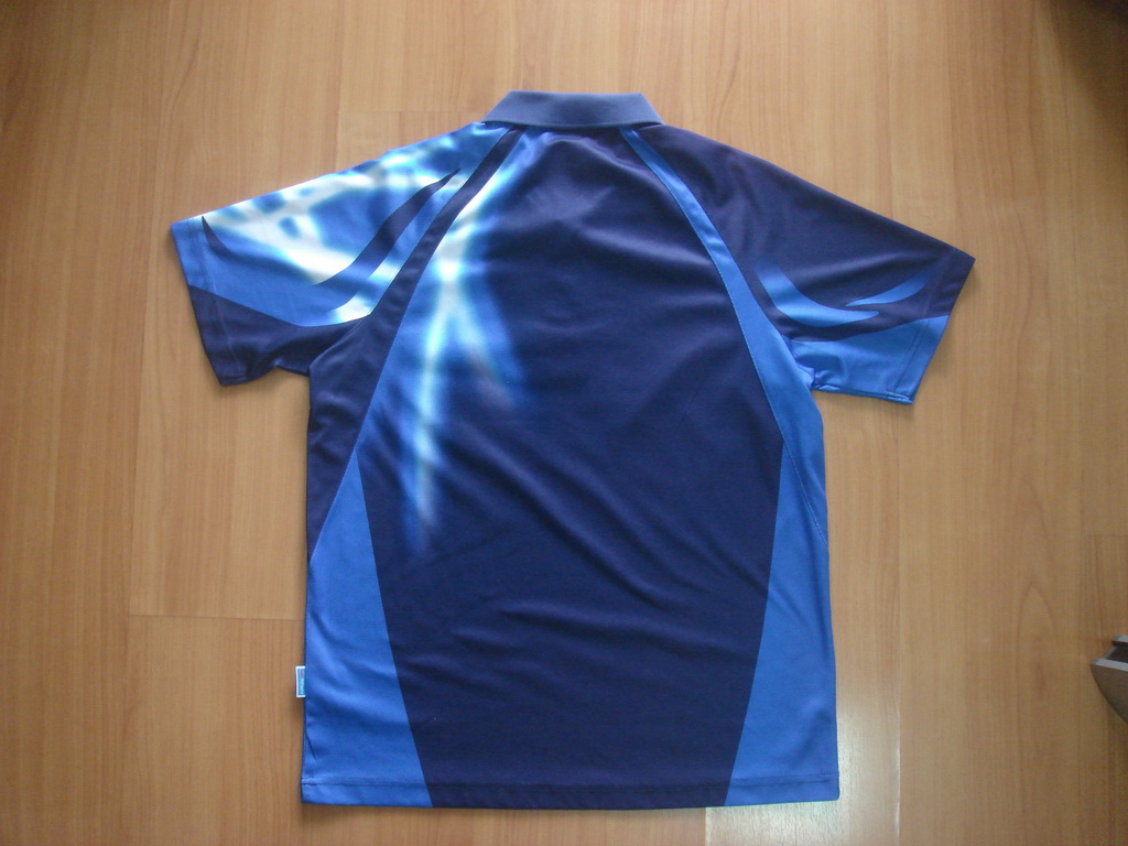 ����ɫ���׵ĺ�������