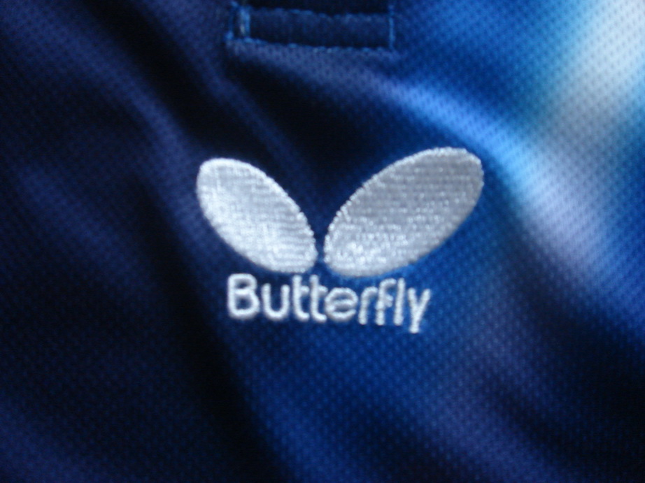 ����ɫ���׵ĺ�������