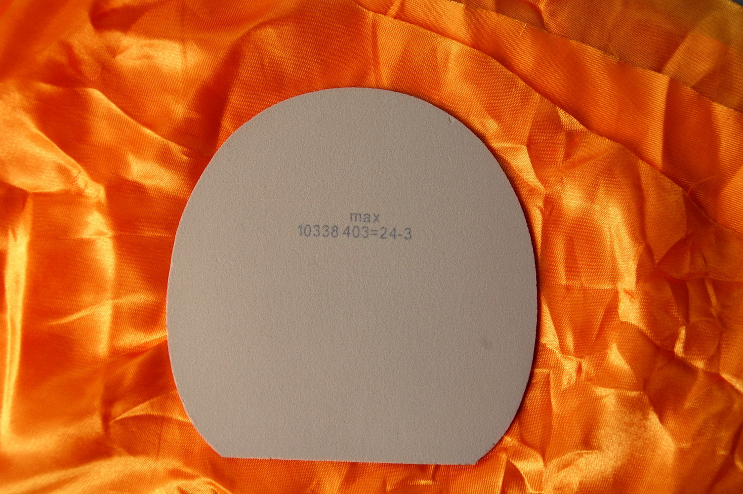 Ӳ���񣬺�ڸ�һ���칭3��37�Ⱥ�ɫ����