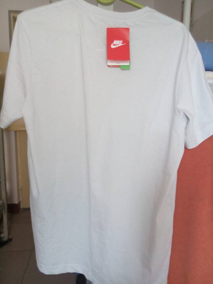 ���Ϳ�T���ͳ���  80���ʳ��Ϳ�T���ͳ������߻�������˺�����ɫ�Ľ�Ƥ